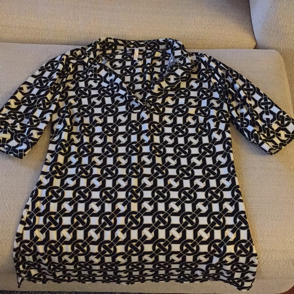 Beautifully Patterned Collared Blouse - image 2